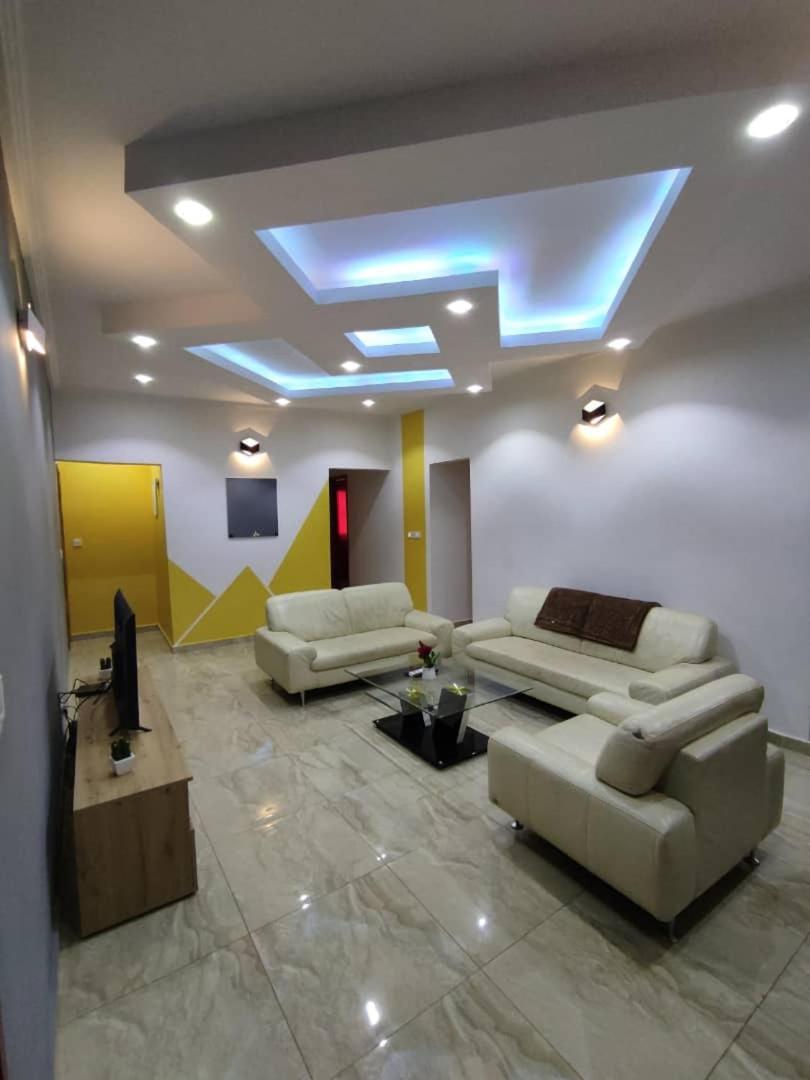 Hotel Appart B4U - Etoudi Yaoundé 外观 照片