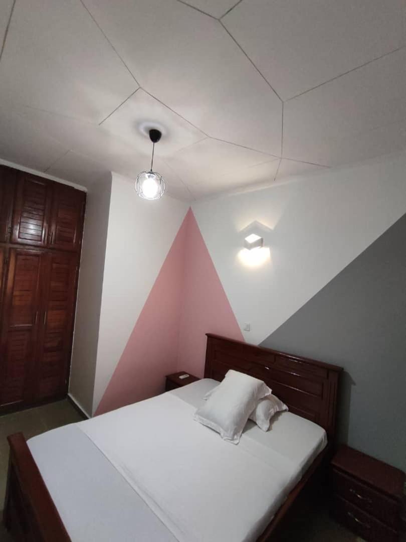 Hotel Appart B4U - Etoudi Yaoundé 外观 照片